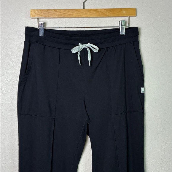 VUORI Women Medium Black Halo Essential Wideleg Track Pants Drawcord Waist - Picture 3 of 14